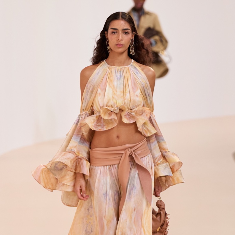 التنورة الطويلة بتصميم مميز من Zimmermann