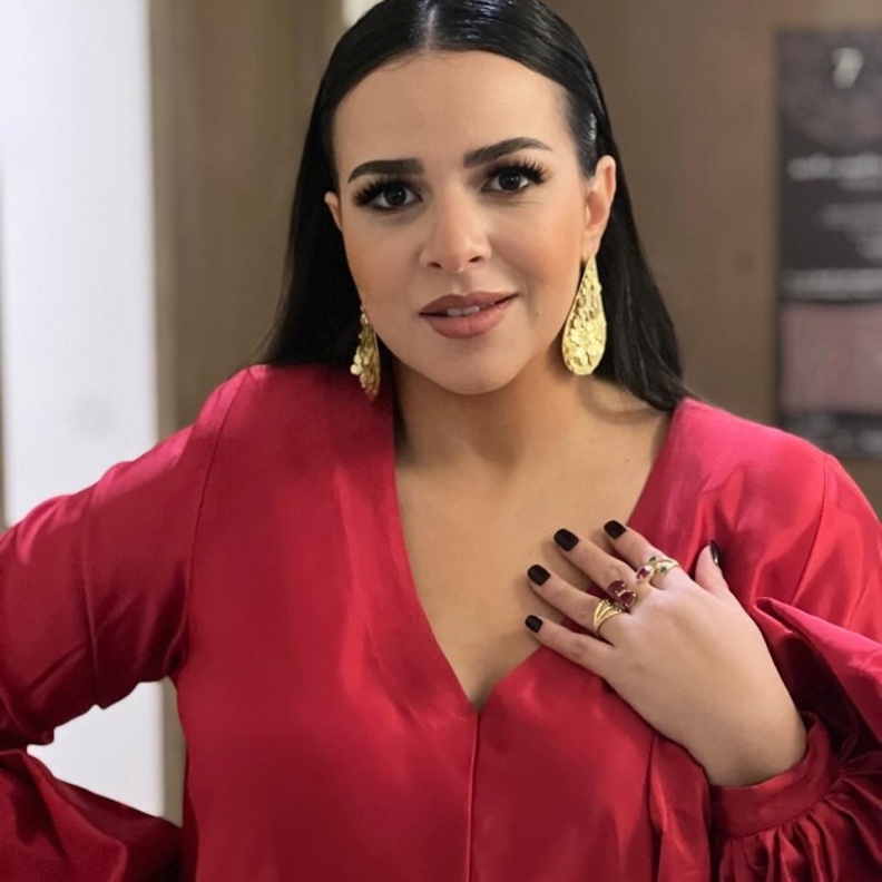 إيمي سمير غانم تُنعى كلبها عنتر