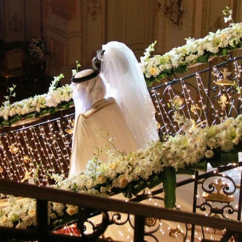 نجوم الخليج قدموا اغاني مميزة للعروس