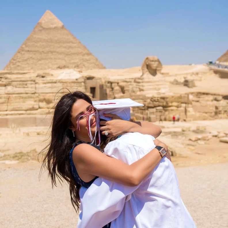 ياسمين عبد العزيز وابنتها