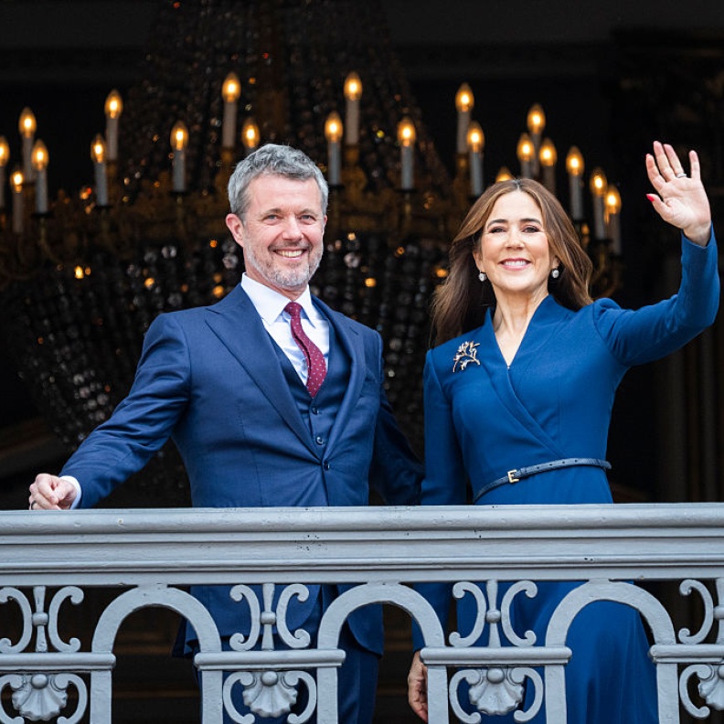 فريدريك وماري يضيئان شرفة أمالينبورغ