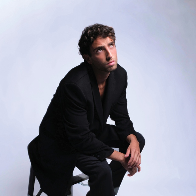 بدر قباني نجم عالمي قادم