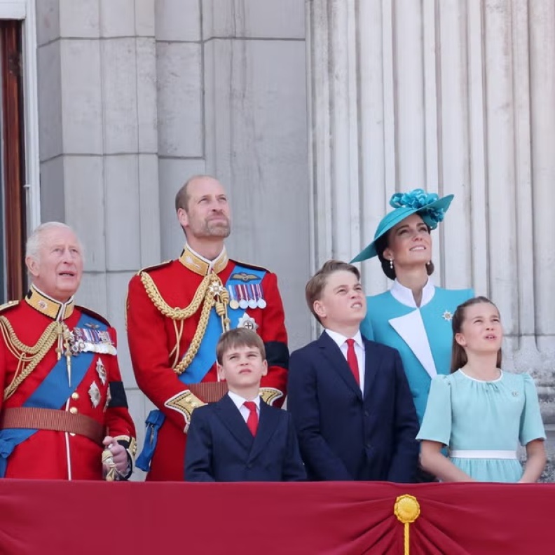 أطفال ويلز يتألقون ولويس يواصل كسر القواعد