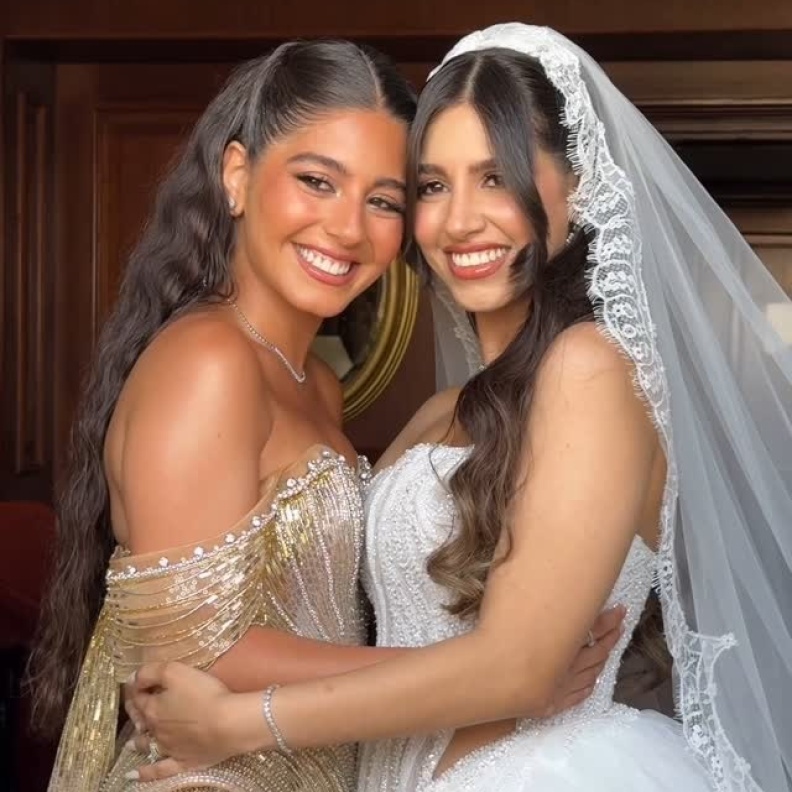 مايان السيد وشقيقتها