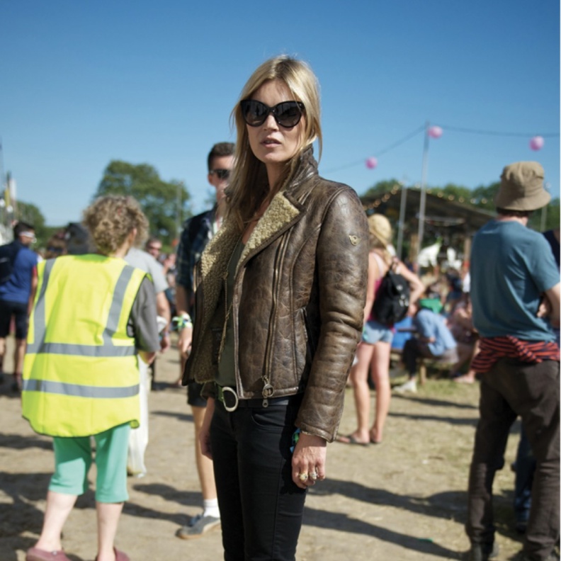 "كيت موس" خلال مهرجان "غلاستنبري" Glastonbury 2013  في بلدة "غلاستنبري"، إنجلترا