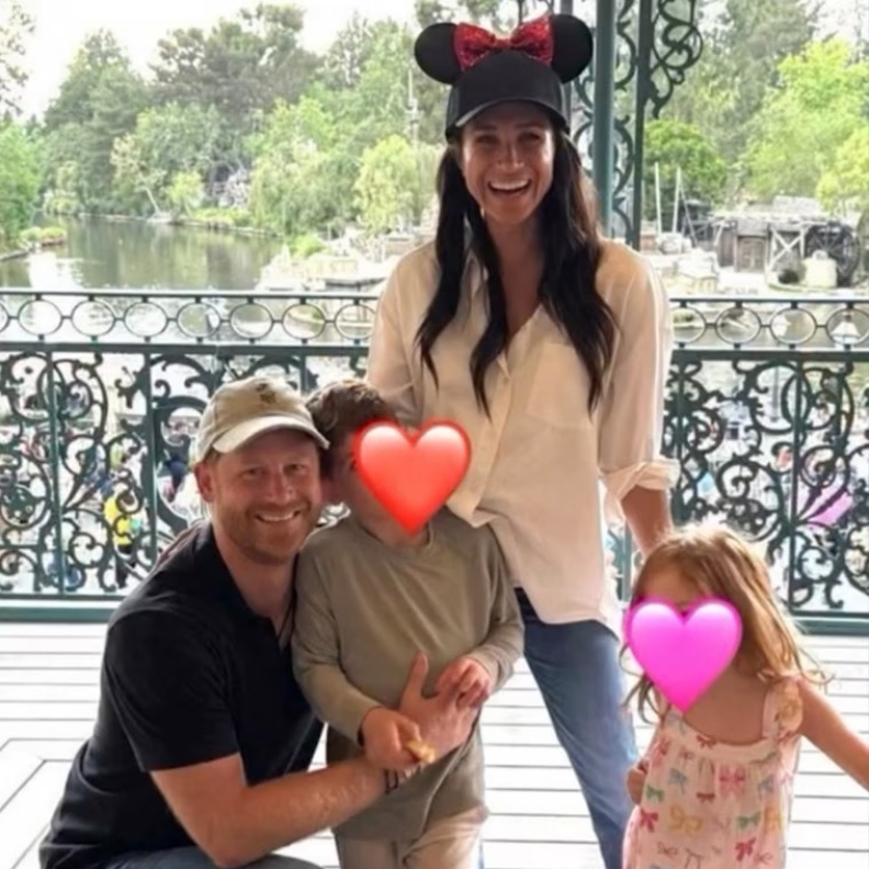 هاري وميغان يحتفلان بعيد ميلاد ليليبت في أضواء ديزني لاند