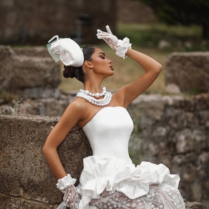 فستان زفاف مطرز بالورود من  zanafashioncoutoure