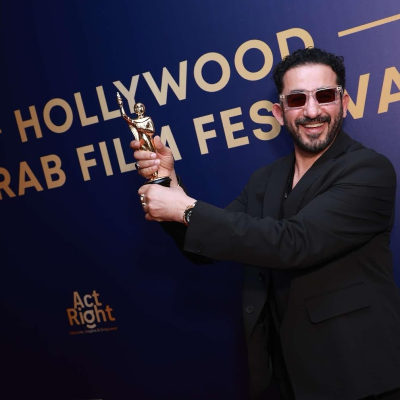 شقيقة  أحمد حلمي تكشف مدى قربه من عائلته