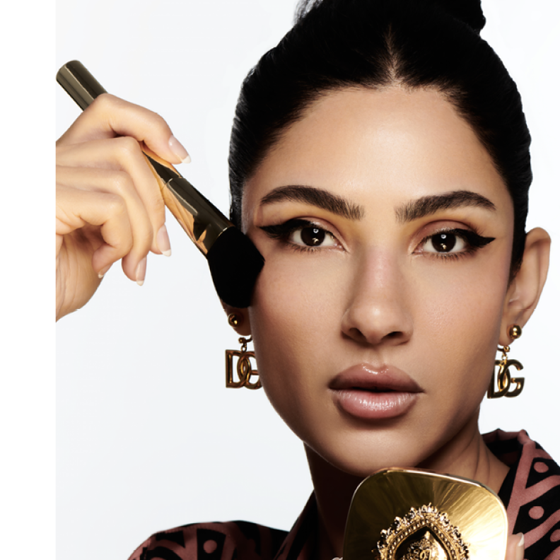 هدى المفتي.. الامتنان والعطاء والرحلة مع Dolce&Gabbana