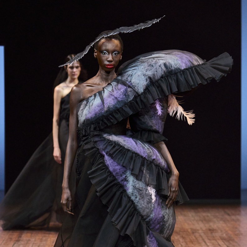 مجموعة Viktor & Rolf الراقية لخريف وشتاء 2025-2026
