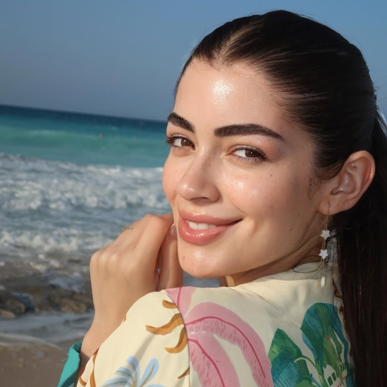 ليلى احمد زاهر صورة من انستغرامها