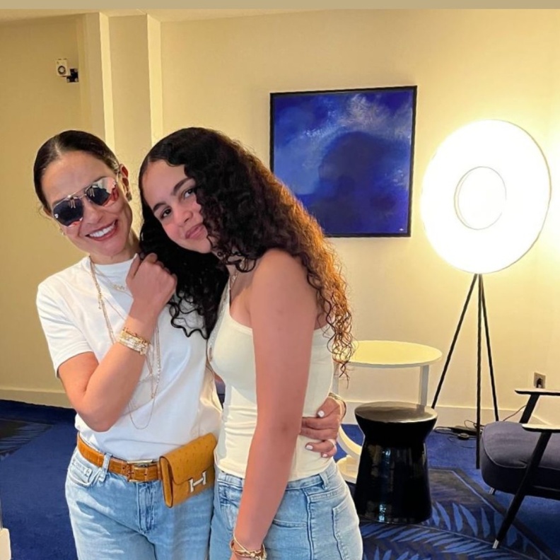 شريهان وابنتها