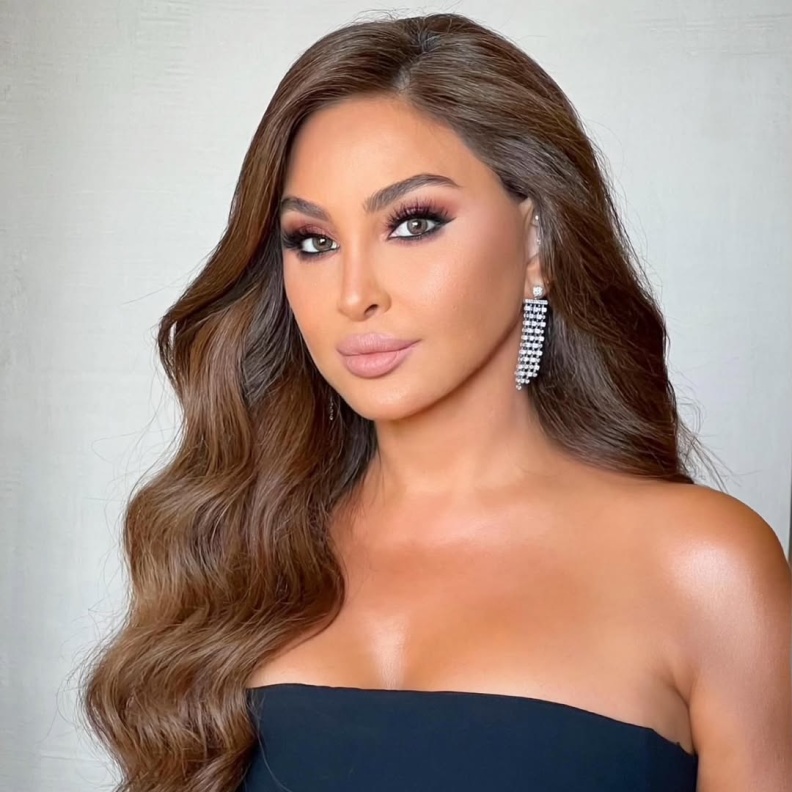 صيحات الشعر البني الكستنائي لصيف 2025:
