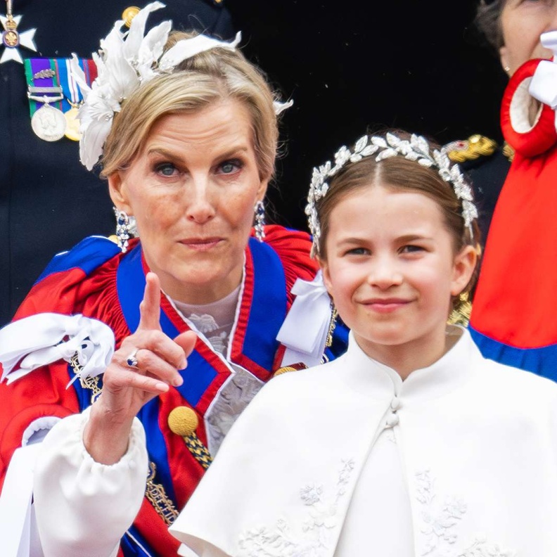 الأميرة شارلوت والأميرة صوفي