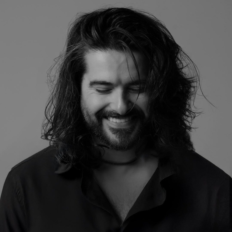 ناصيف زيتون يطرح الفيديو الترويجي لألبومه "مني أنا"