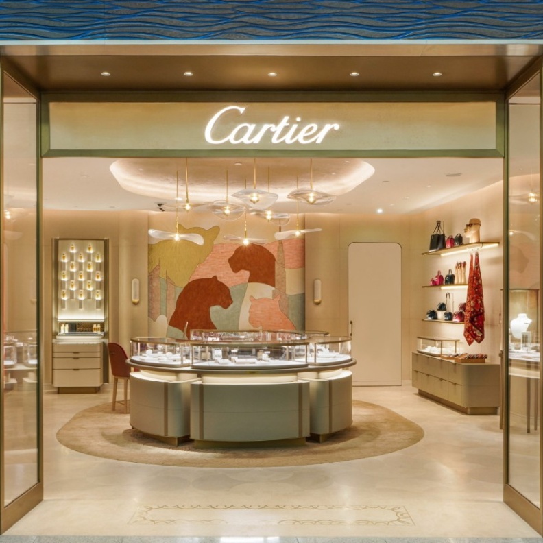 أعلنت دار كارتييه Cartier عن توسيع حضورها في مطار دبي الدولي