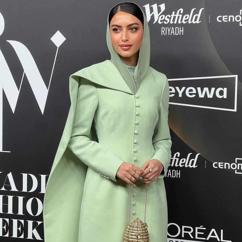 إطلالة يارا النملة بتوقيع منى الشبل وتنسيق العنود السويلم