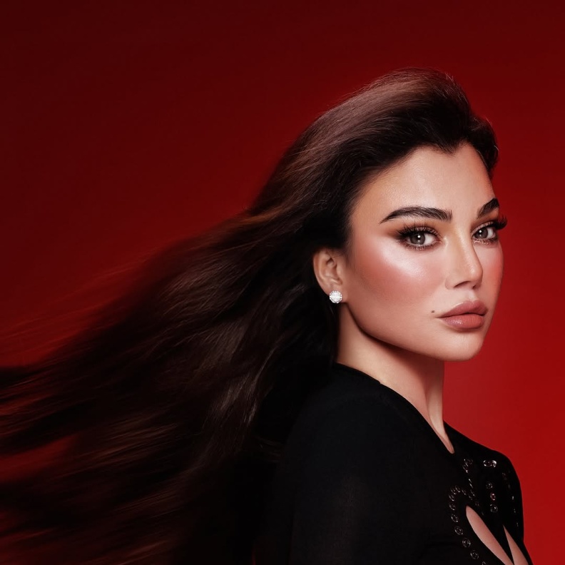 صيحات جمالية جديدة وجريئة تطلقها هيفاء وهبي في ألبومها "ميجا هيفا" ..تعلّمي منها