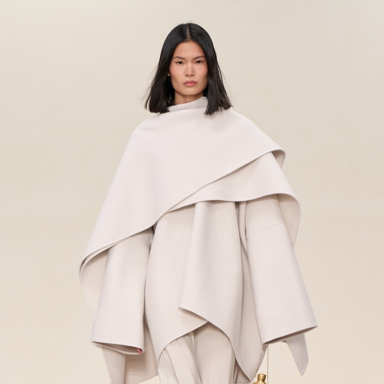 طرق تنسيق الكاب بأسلوب Calvin Klein