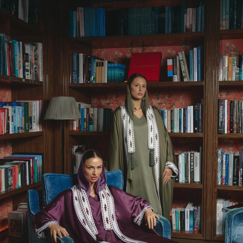 خاص "هي": مؤسسة علامة SILA المصممة السعودية داليا اليعيش تكشف عن مجموعتها الجديدة Frames of Grace