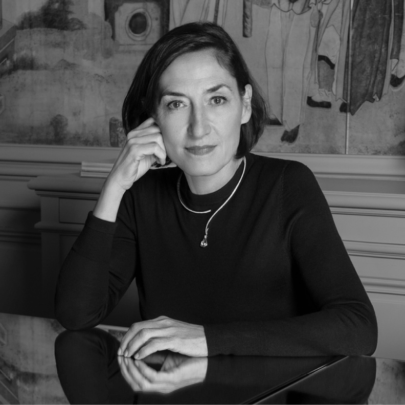 الرئيسة التنفيذية "هيلين بولي-دوكين"