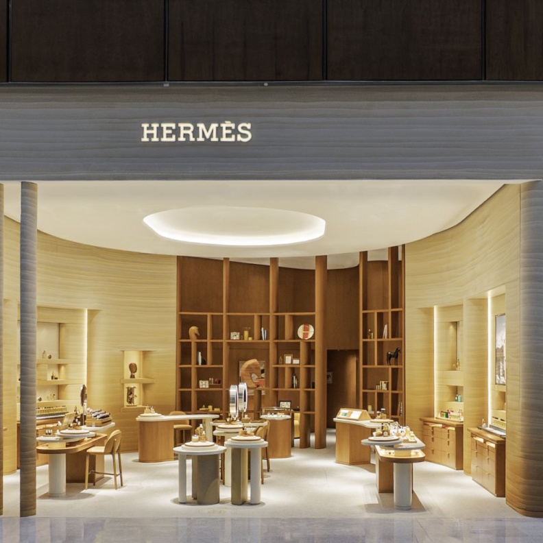 Hermès  تفتتح متجرها الجديد للعطور والجمال في دبي مول وهذه التفاصيل