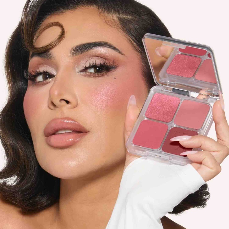 باليت Blush Filter من HUDA BEAUTY بداية جديدة في عالم الجمال