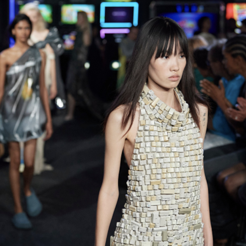 عين الخوارزمية المكوّن الخفي في صياغة مستقبل الموضة