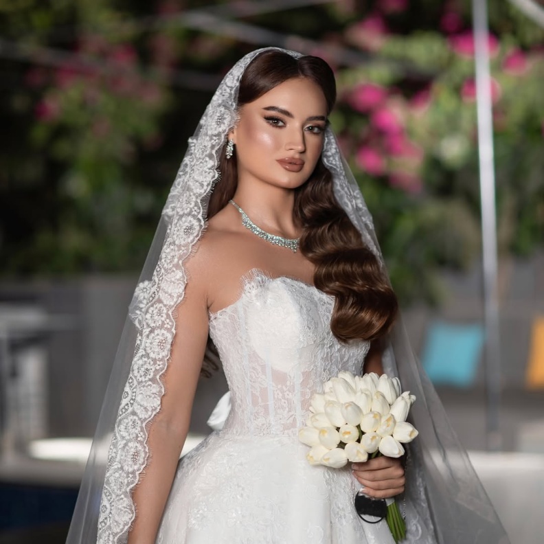 من اطلالات العرايس من الميك أب أرتست خديجة محمد