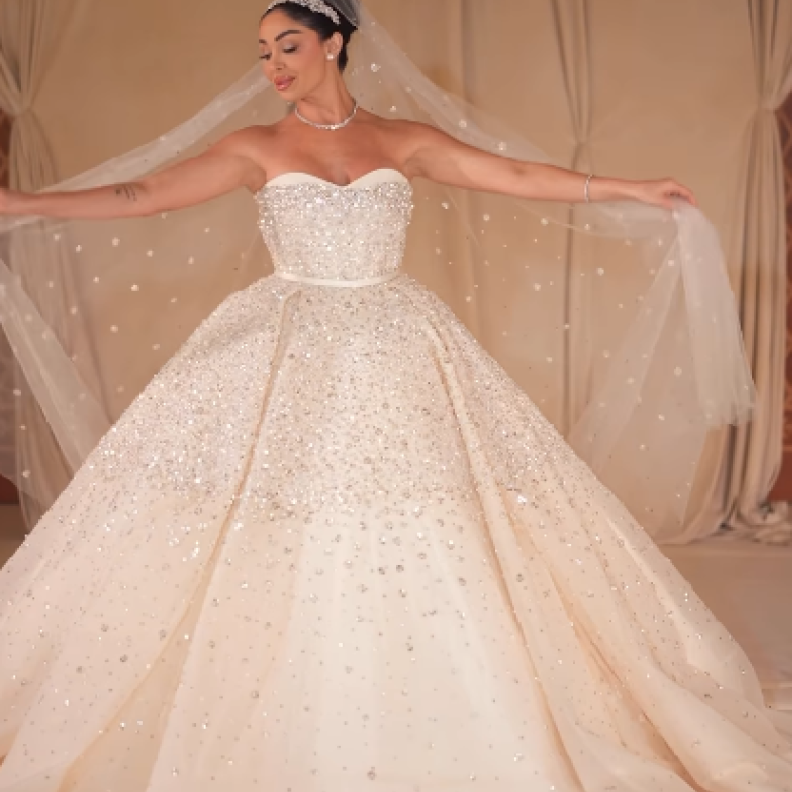 إطلالة هيا كرزون بفستان الزفاف