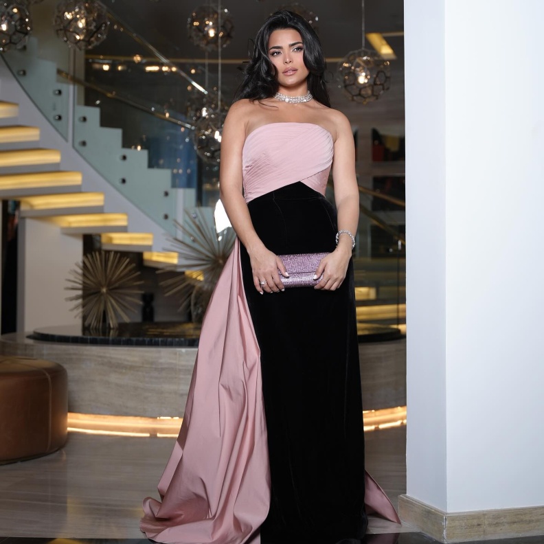 أجمل مجوهرات أسماء جلال بطلة السلم والثعبان