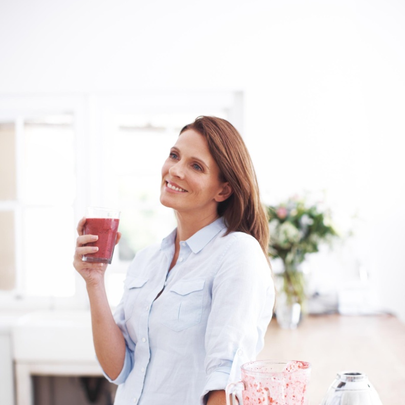 مشروبات صحية بديلة عن القهوة لتعزيز طاقتك في الصباح 