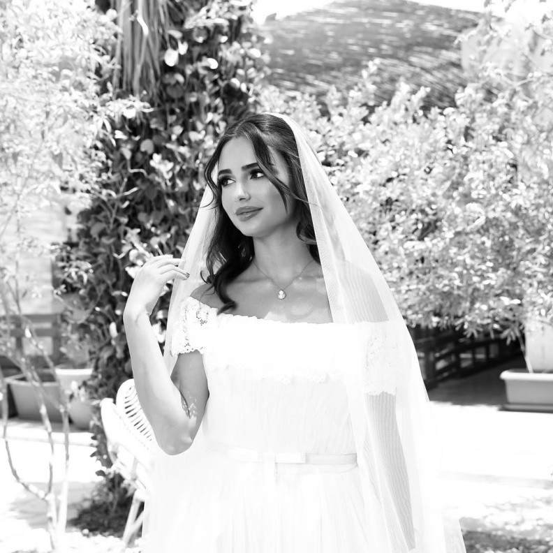 من اطلالات العرايس بمكياج خبيرة التجميل السعودية جميله فايز