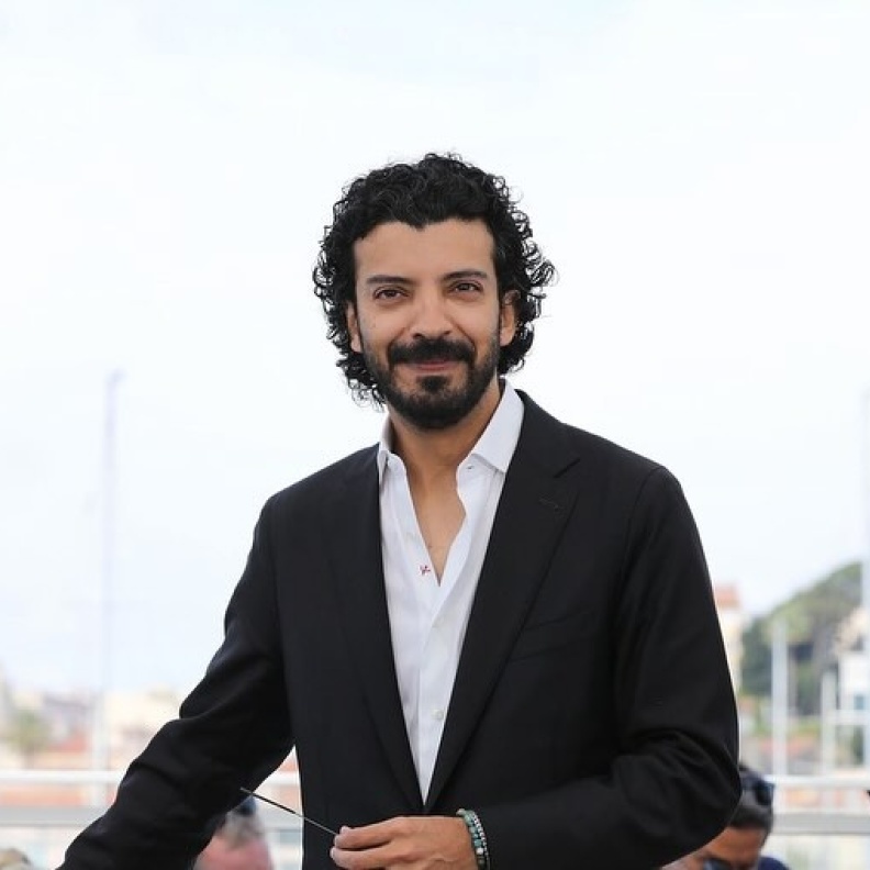 تفاصيل فيلم العيون الساهرة