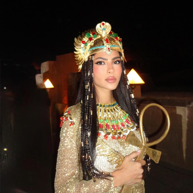 نجمات تنافسن على سحر الإطلالة الجمالية الفرعونية في حفل افتتاح المتحف المصري