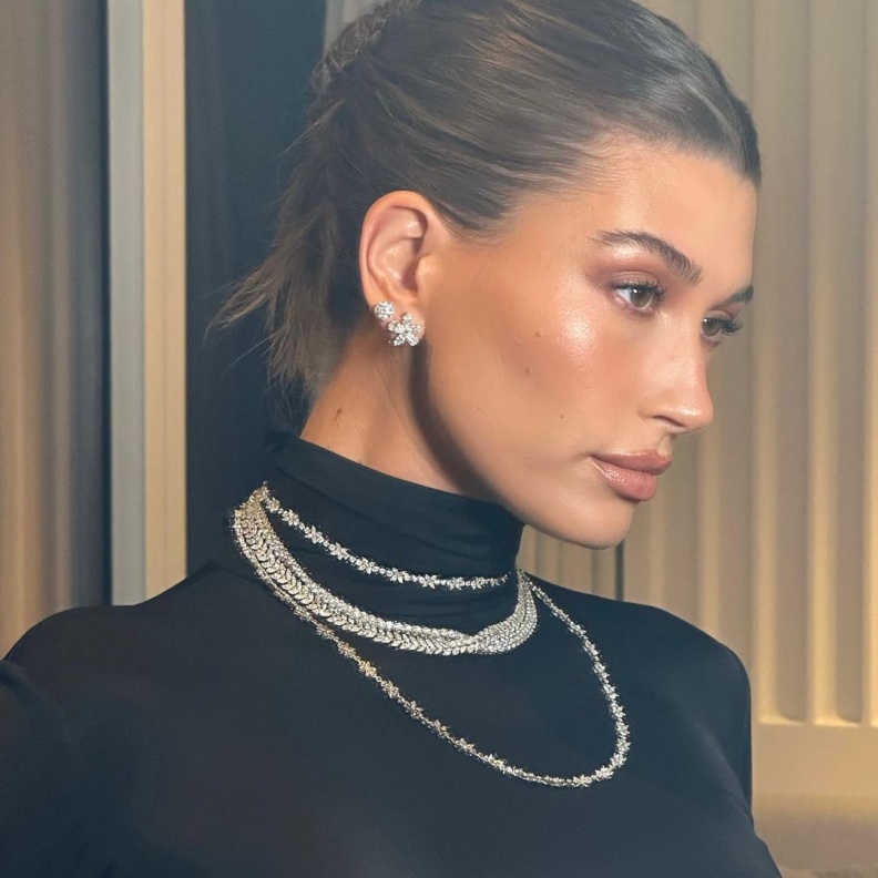  كيفية تطبيق صيحة الـ Toasted Makeupبأسلوب حايلي بيبر