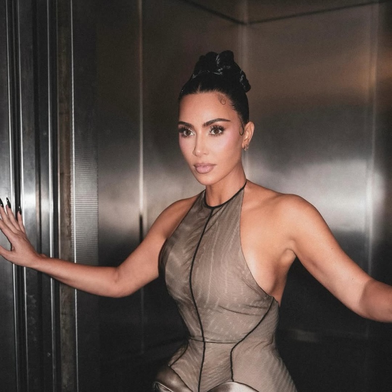  كيم كارداشيان