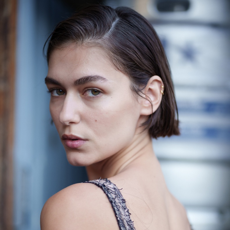 أفضل مقشرات الجسم لعلاج حب الشباب في الظهر والكتفين