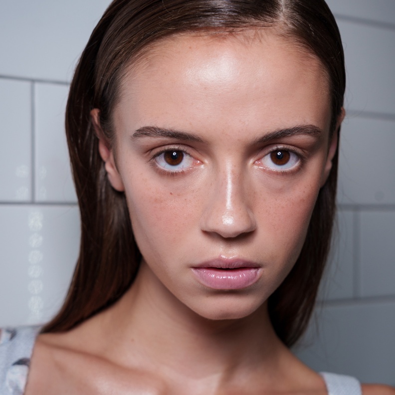  كيف تختارين أفضل مرطب للبشرة الجافة؟