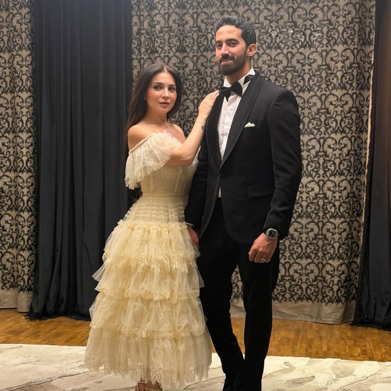 إطلالة مي عز الدين في حفل عقد قرانها