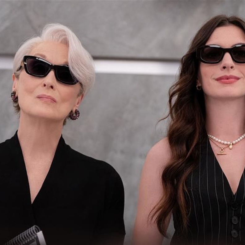 مفاجآت المقطع التشويقي الأول لفيلم "The Devil Wears Prada 2".. لقاء خاطف بين ميريل ستريب وآن هاثاواي