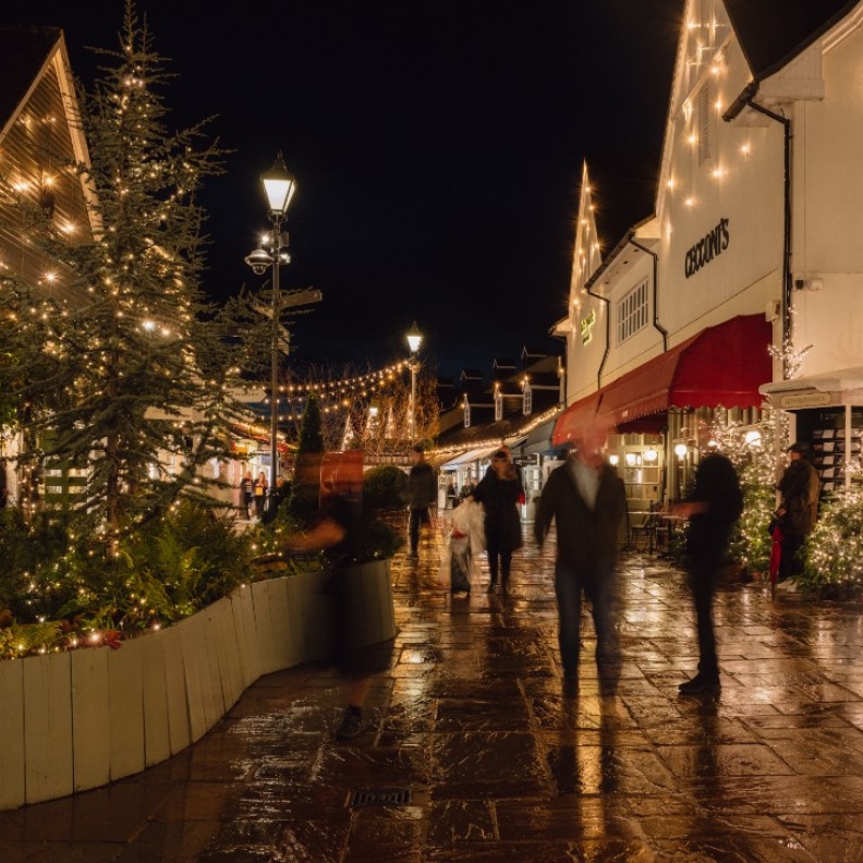 موسم احتفالي ساحر في وجهات "ذا بستر كولكشن"