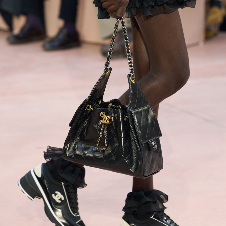 أبرز حقائب شتاء 2025 بأسلوب CHANEL