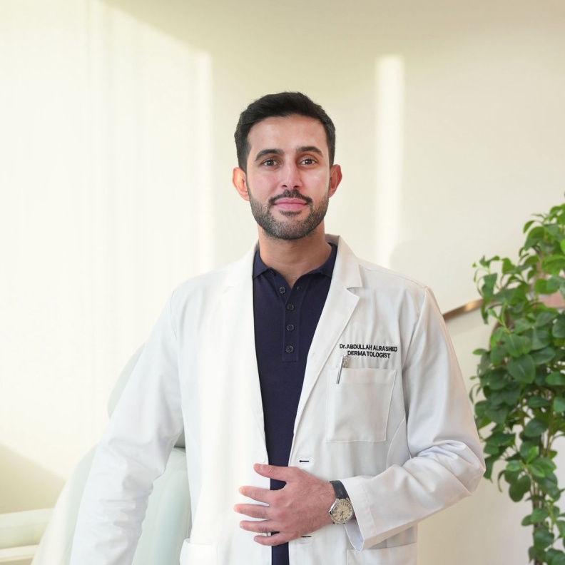 خاص لـ “هي": د. عبدالله الراشد يروي فلسفة فن التجميل الهادئ