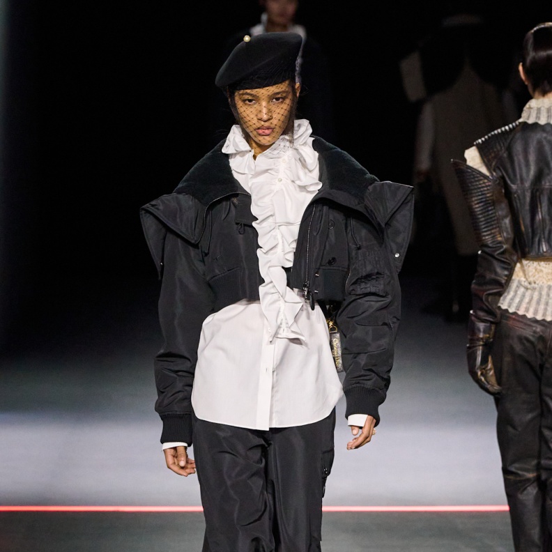 الأنوراك الرياضي تصميم أساسي لإطلالاتك هذا الموسم