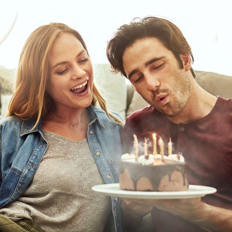 تهنئة عيد الميلاد للزوج والزوجة بكلمات تعبر عن الحب والسعادة