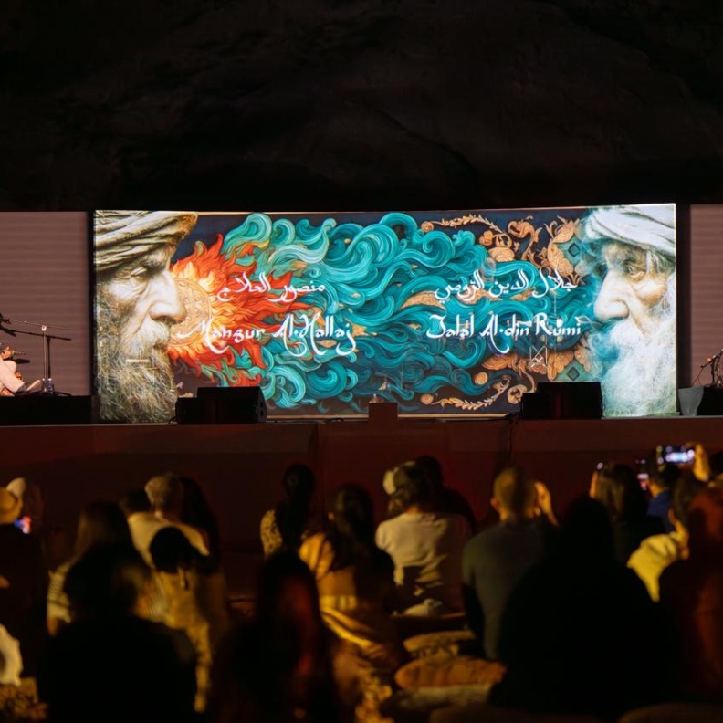 صحراء مليحة بالشارقة تشهد انطلاق النسخة الثانية لمهرجان تنوير بأمسية فنية موسيقية وتجربة إنسانية ملهمة