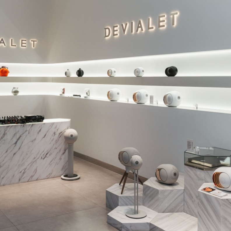 ديفياليه تكشف عن فانتوم ألتميت: المرحلة التالية من الثورة