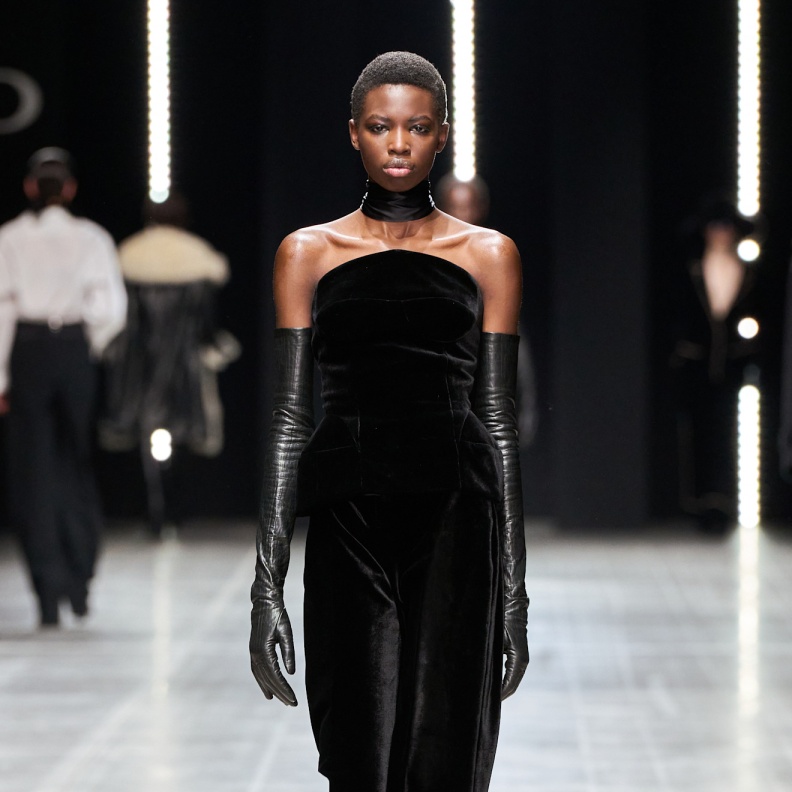 قماش المخمل لموسم شتاء 2026 بأسلوب Ermanno Scervino