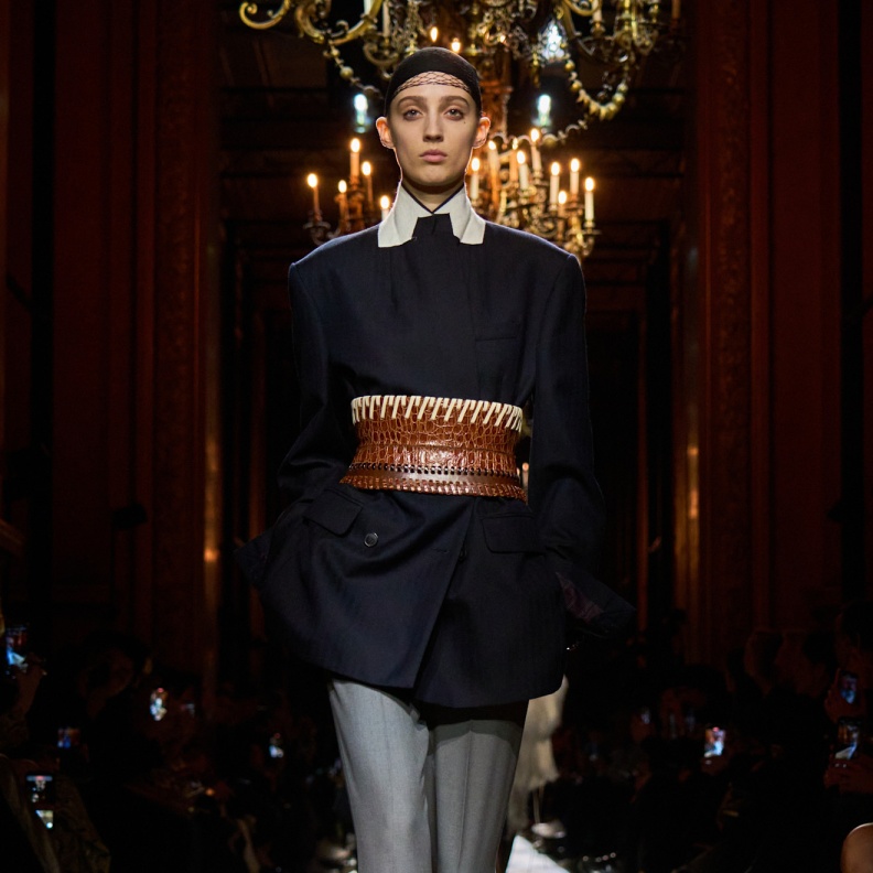 6 إكسسوارات لا غنى عنها لإطلالة موسم خريف وشتاء 2025